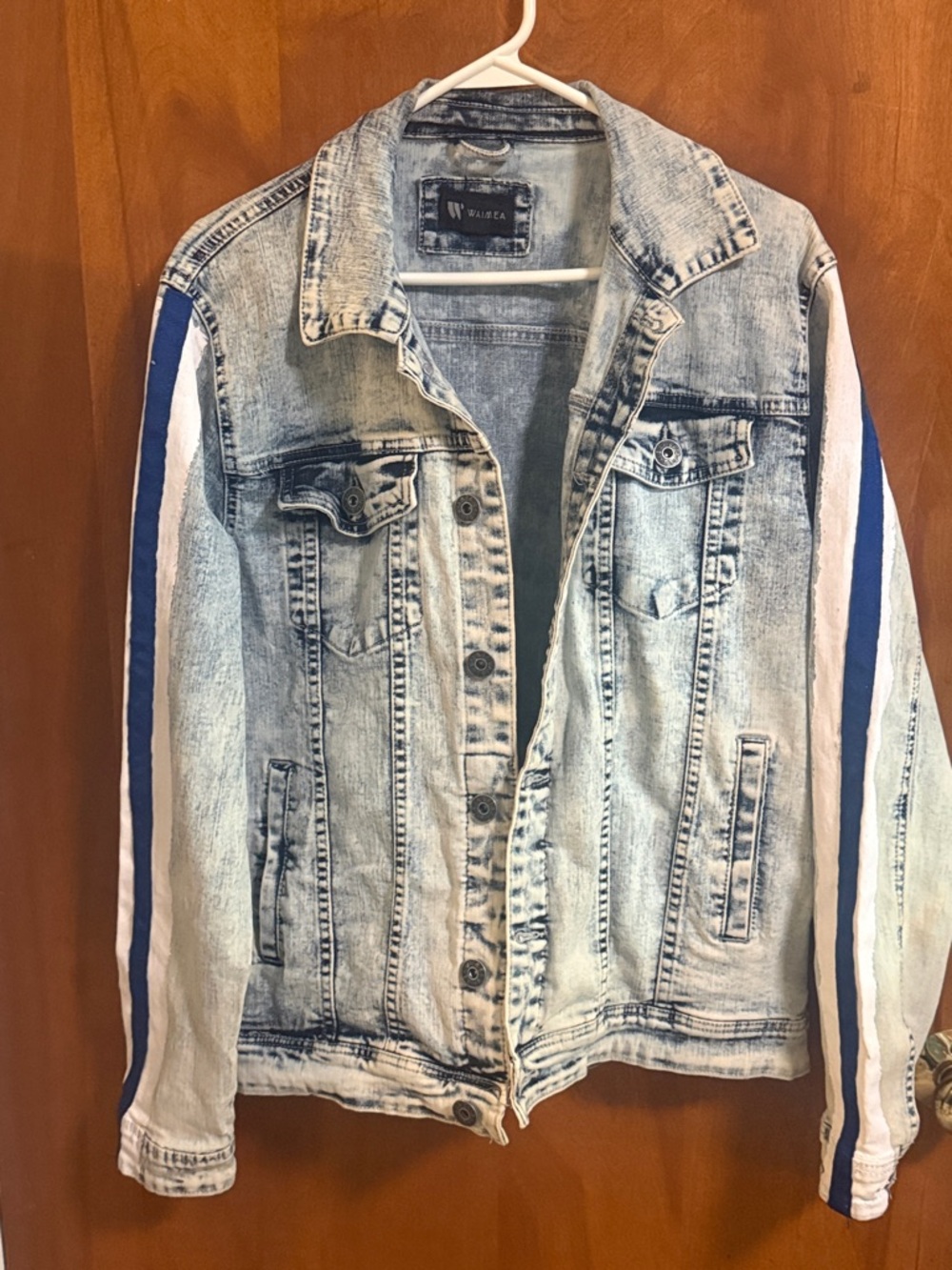 Waimea Light Acid Wash Denim Jacket - Pale Blue
- Tape/Painted sleeves